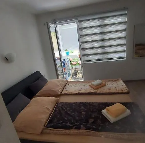 Alojamento de Acomodação e Pequeno-almoço Rzav Centar 4*